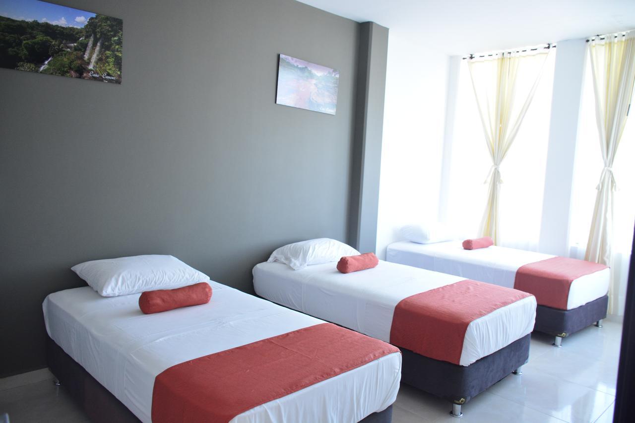 Hotel Confort Ariari Granada  Esterno foto