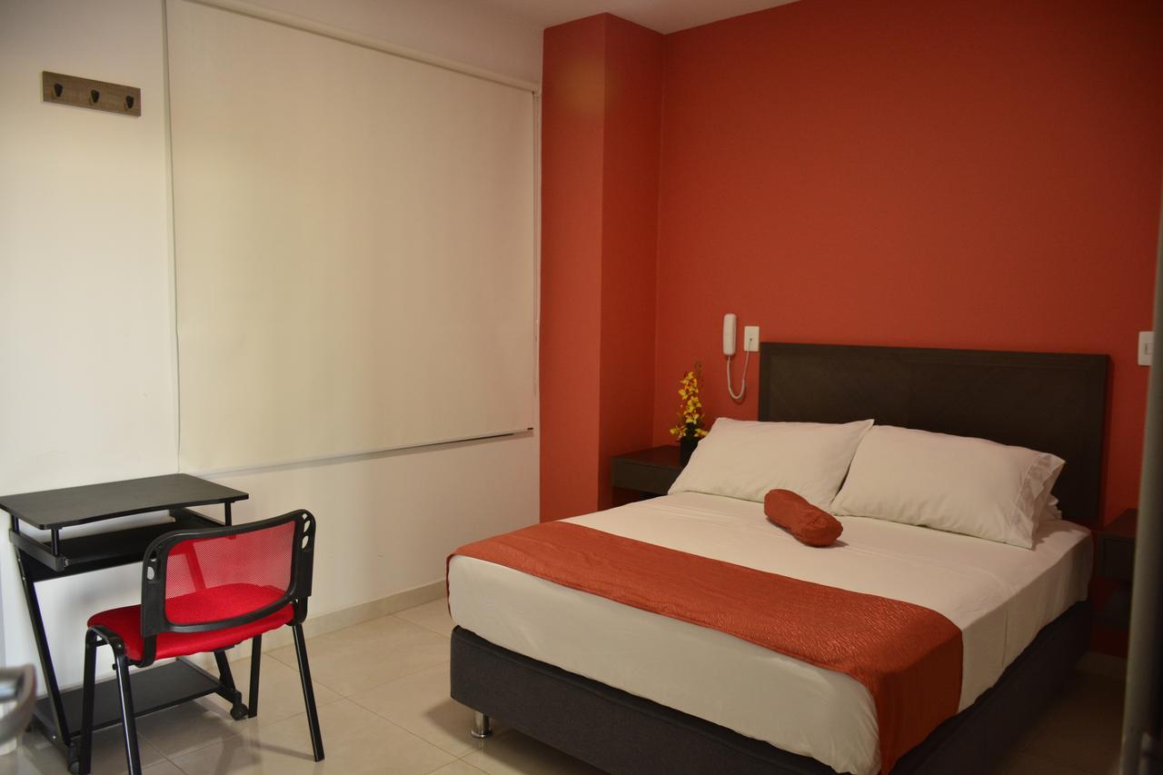 Hotel Confort Ariari Granada  Esterno foto