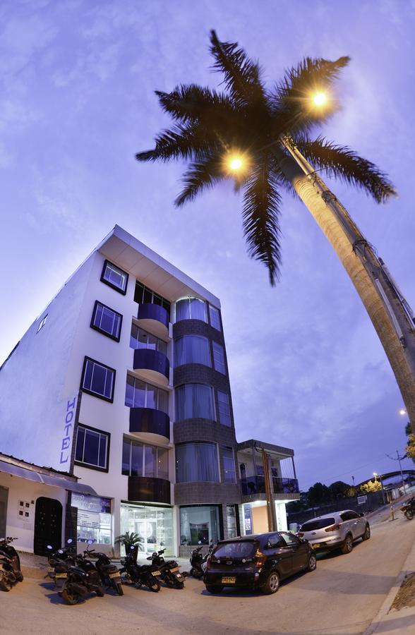 Hotel Confort Ariari Granada  Esterno foto