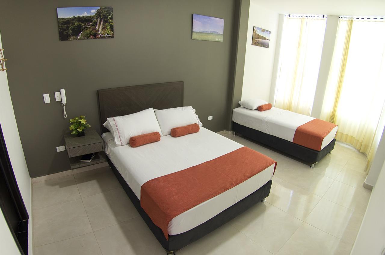 Hotel Confort Ariari Granada  Esterno foto